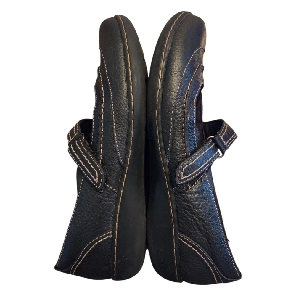 Clarks Women's Ashland Elayne Mary Jane Leather Black Tumbled 10M